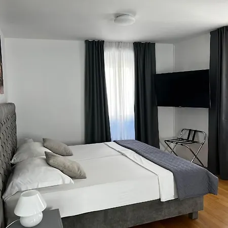 Tri Lava Luxury Living 4* 스플리트