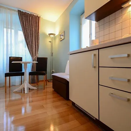 게스트하우스 Tri Lava Luxury Living 스플리트
