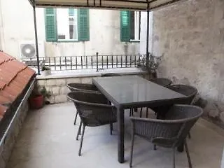 Tri Lava Luxury Living 스플리트