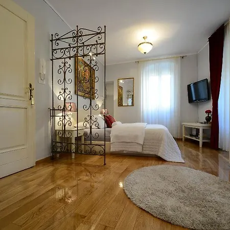 Tri Lava Luxury Living 4* Σπλιτ