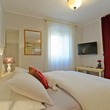 Πανσιόν Tri Lava Luxury Living Σπλιτ